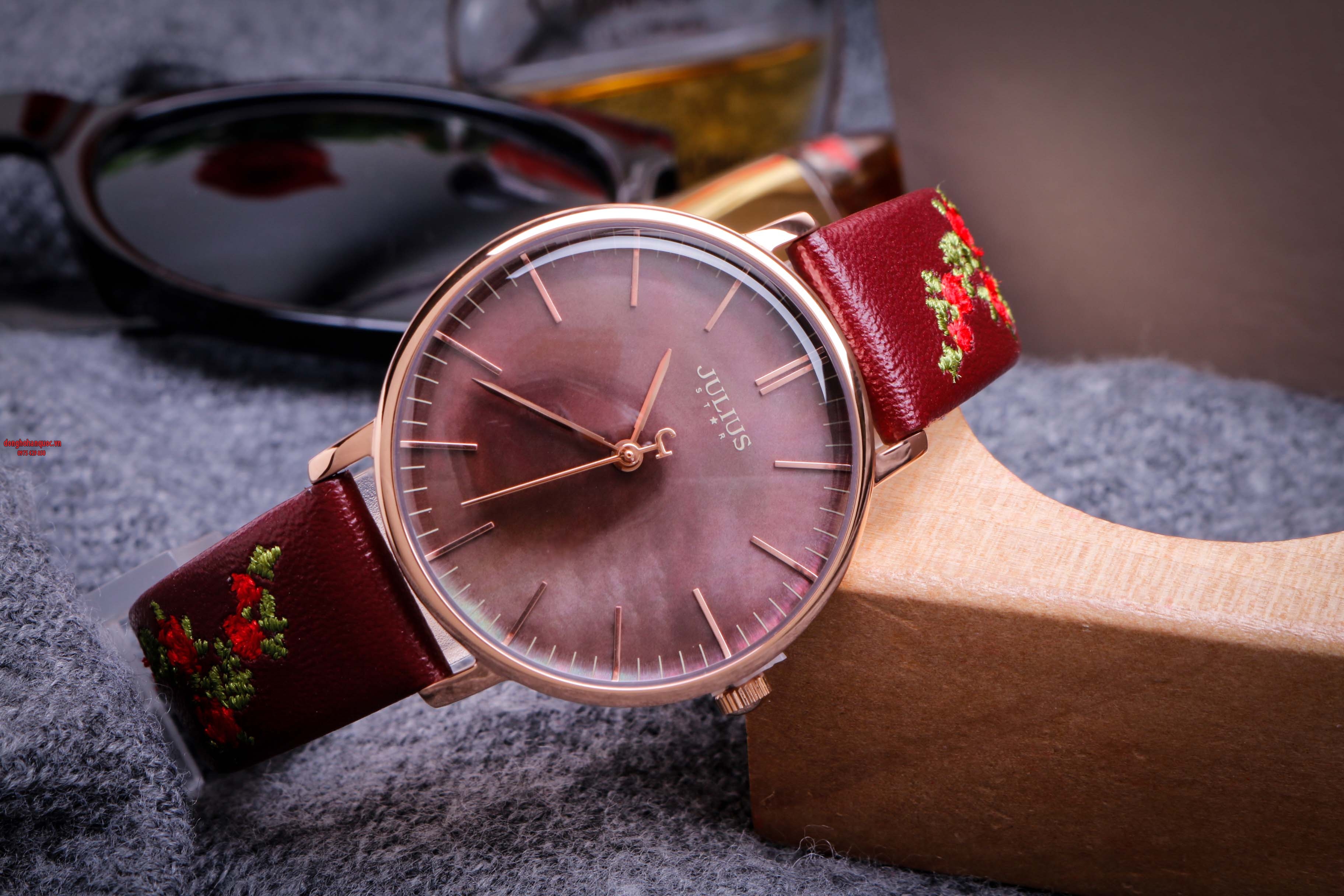 Đồng Hồ Nữ JS-017D dây da thêu hoa văn