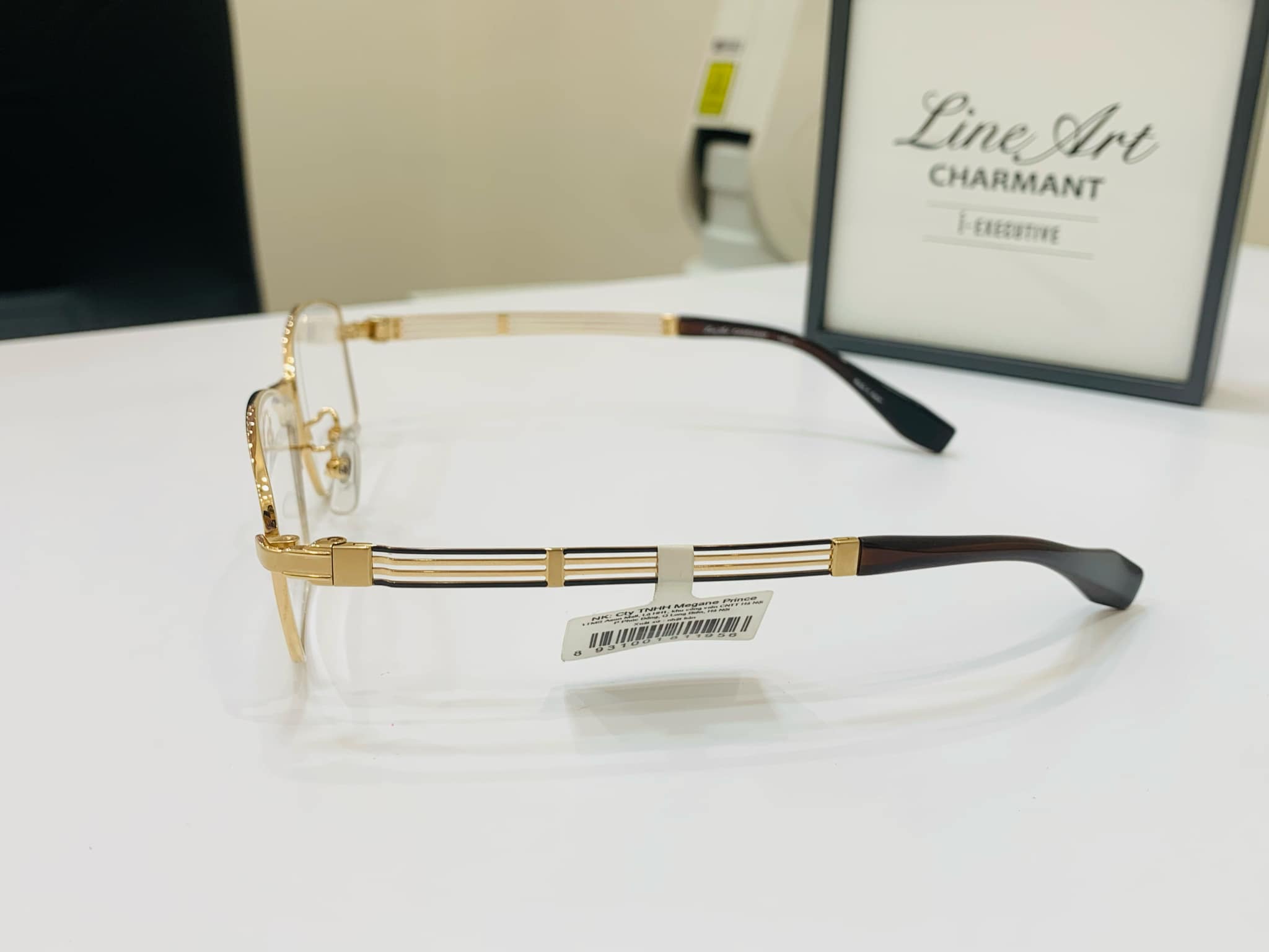 Gọng kính Line Art