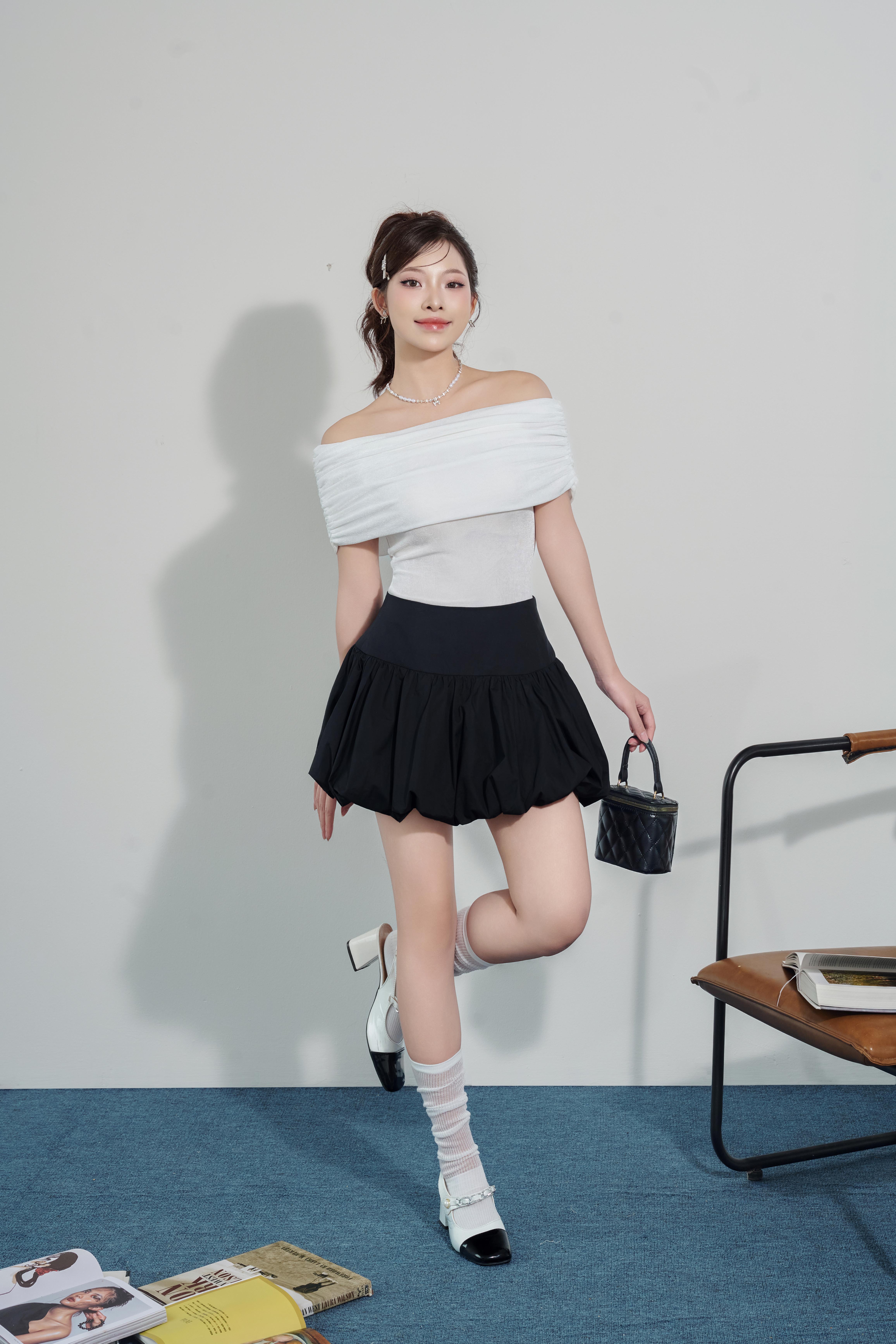 FJN5700 - Chân váy vải thô mỏng dáng xòe bí ngắn, cạp trễ - JAN By PANTIO