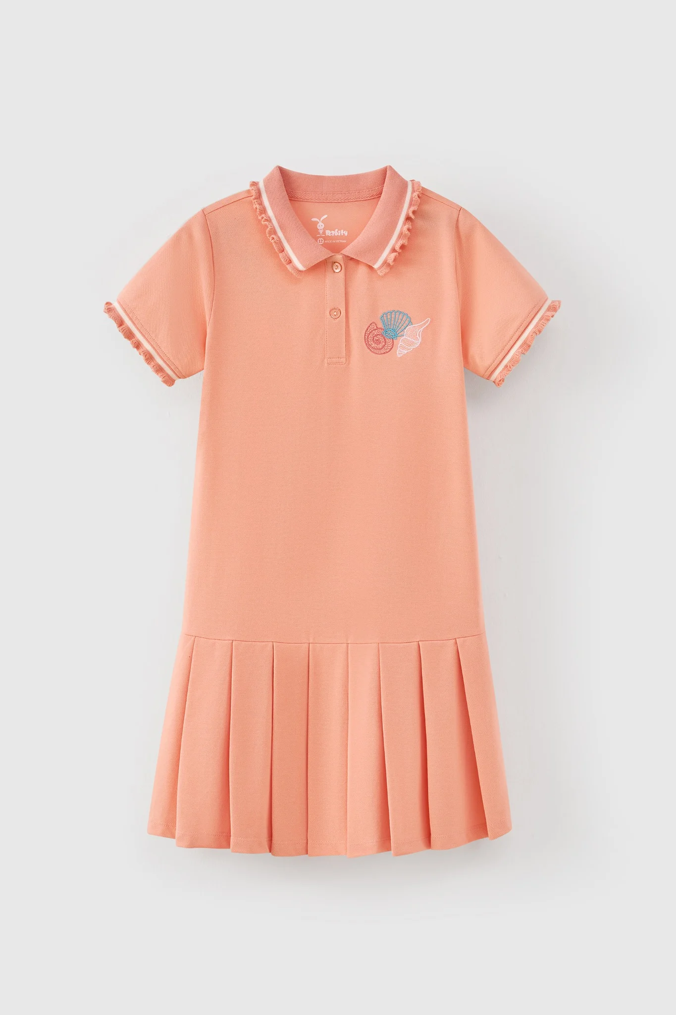 Đầm thun polo tay ngắn xếp ly thêu vỏ sò bé gái Rabity 950.073