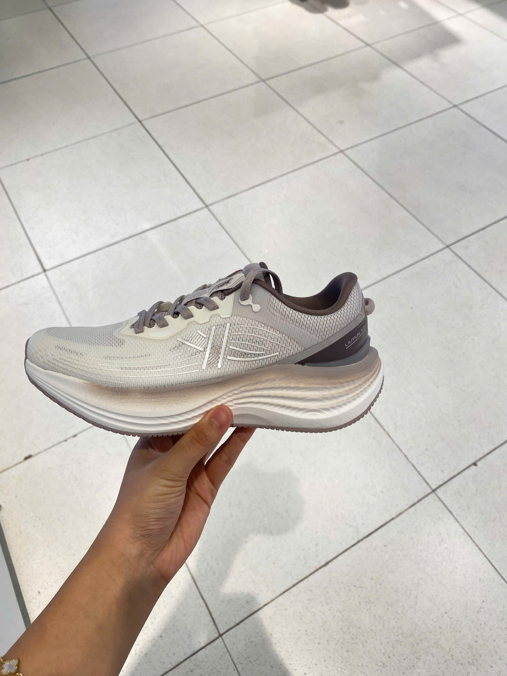 XTEP - GIAY NU - 975318110020