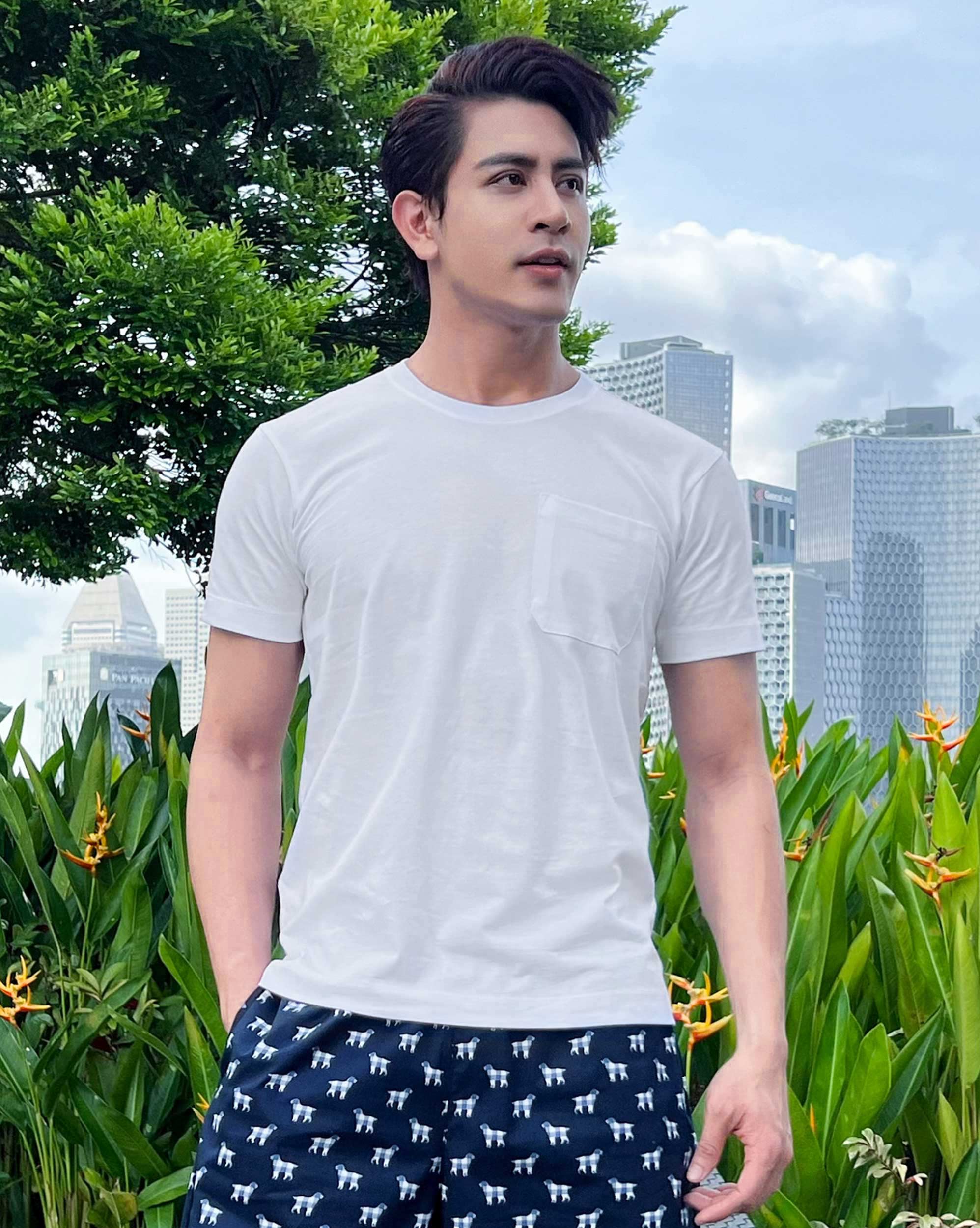 tay áo thun vừa vặn Áo thun nam có túi ngực màu trắng trơn 4001W