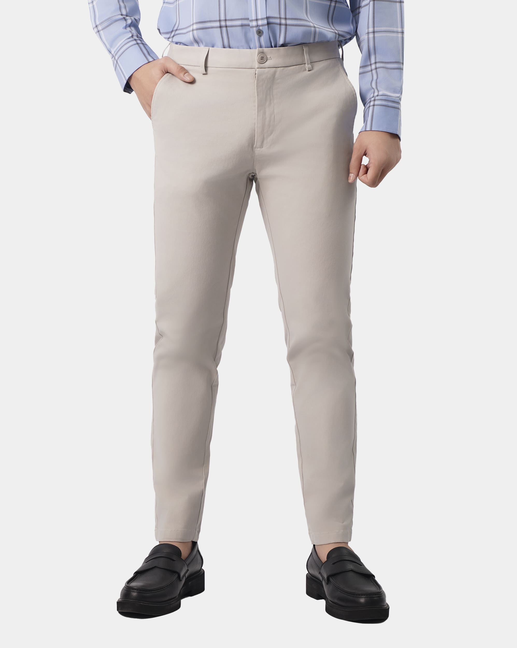 Quần kaki nam dáng carrot fit trơn màu trắng sữa 4002A