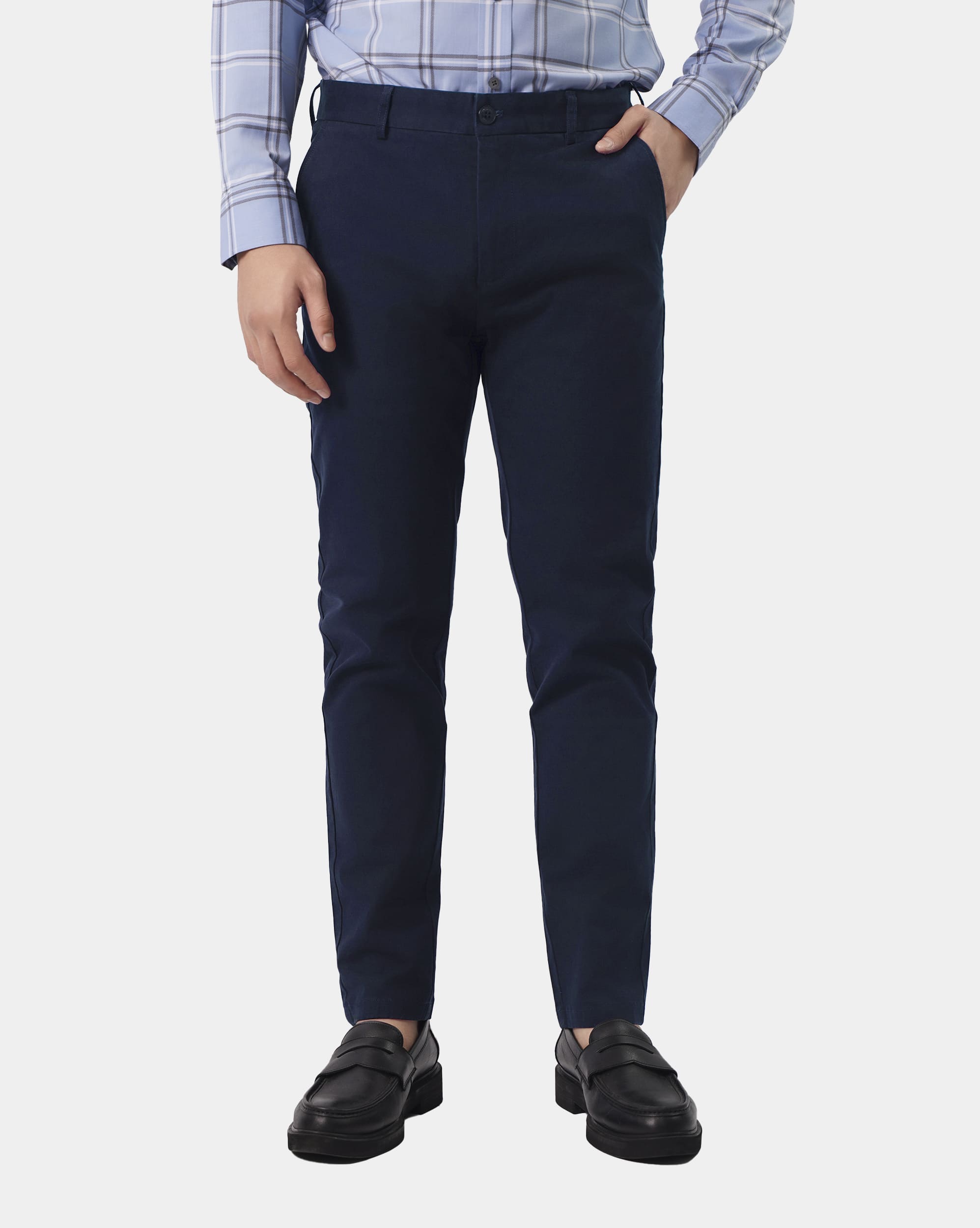 Quần kaki nam dáng carrot fit trơn màu tím than 4002T