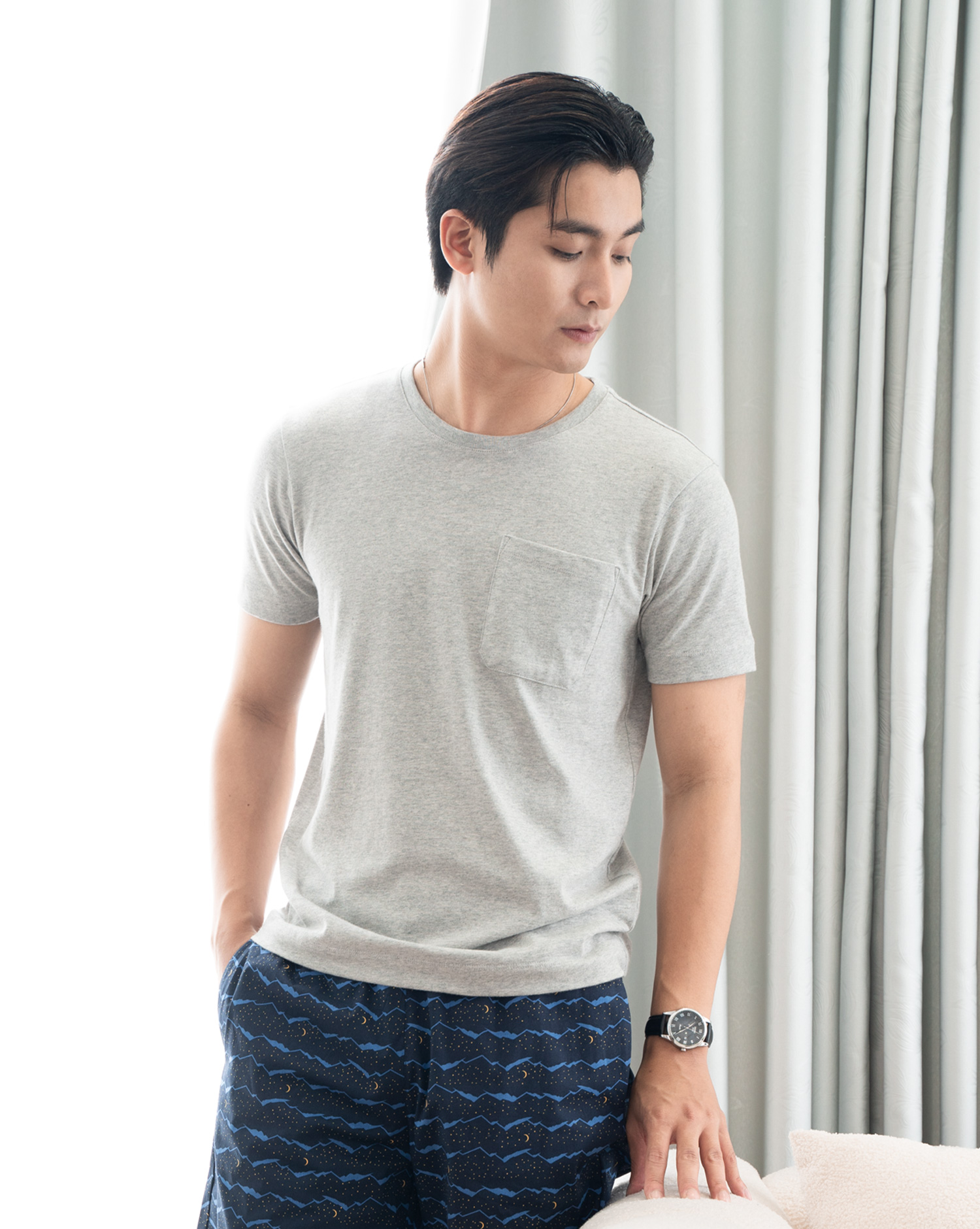 Áo thun nam trơn dáng có túi ngực màu ghi xám 4001D