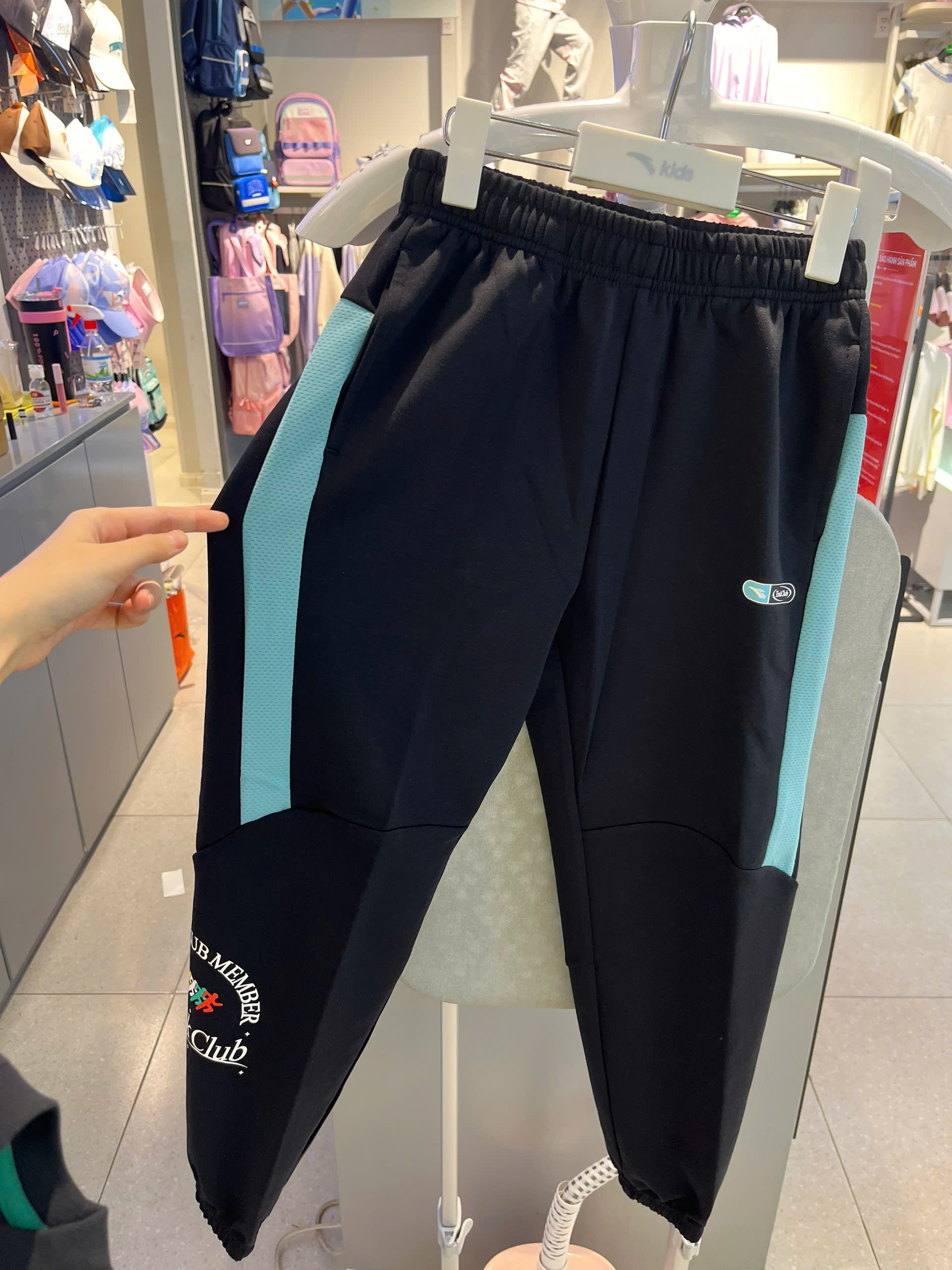 Quần Dài Thể Thao Bé Trai Anta Kids 3524c5701-1