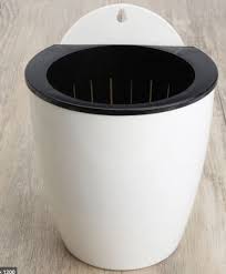 KOHNAN - CHẬU TỰ TƯỚI TREO TƯỜNG K06