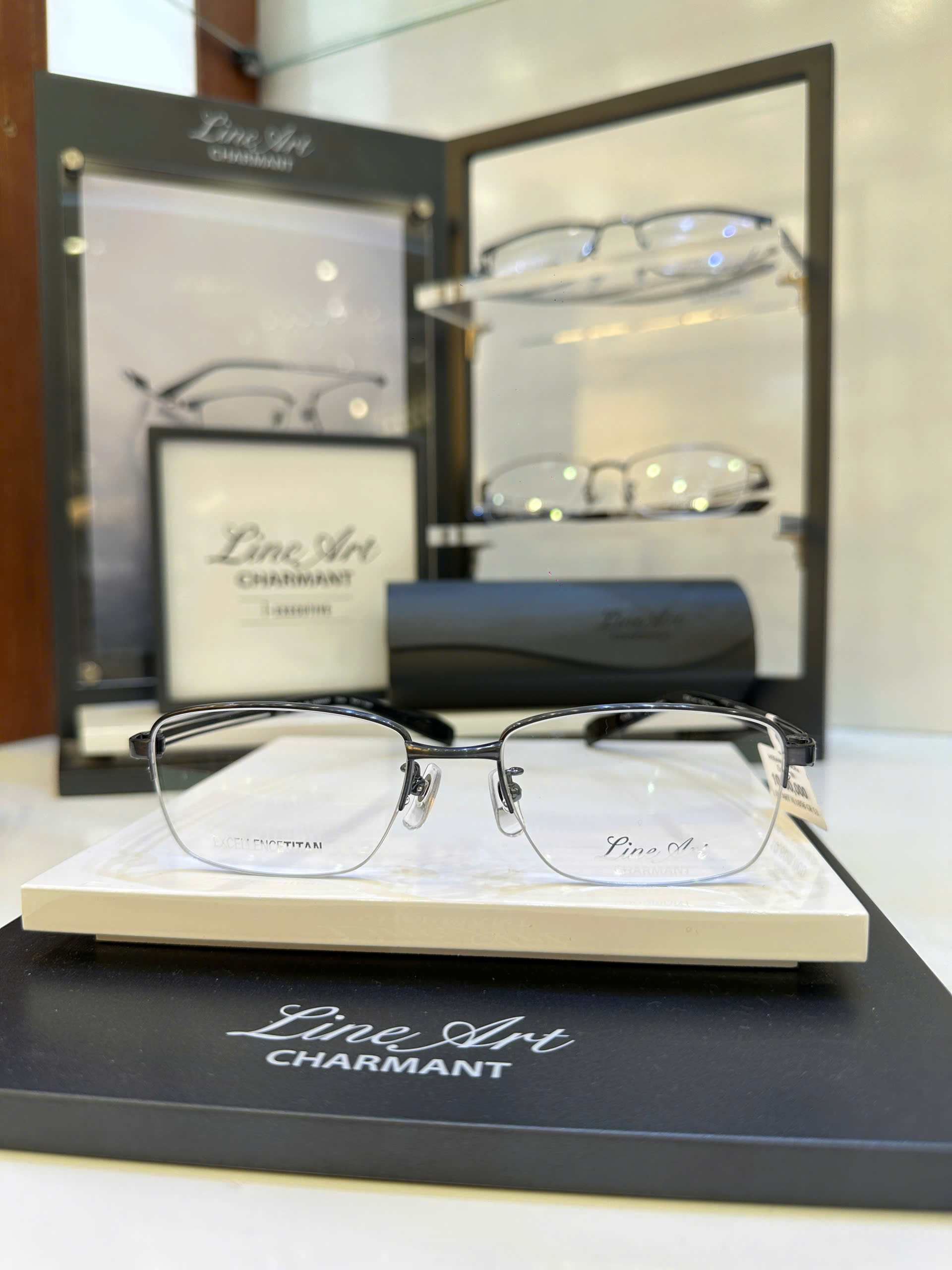 Gọng kính Line Art