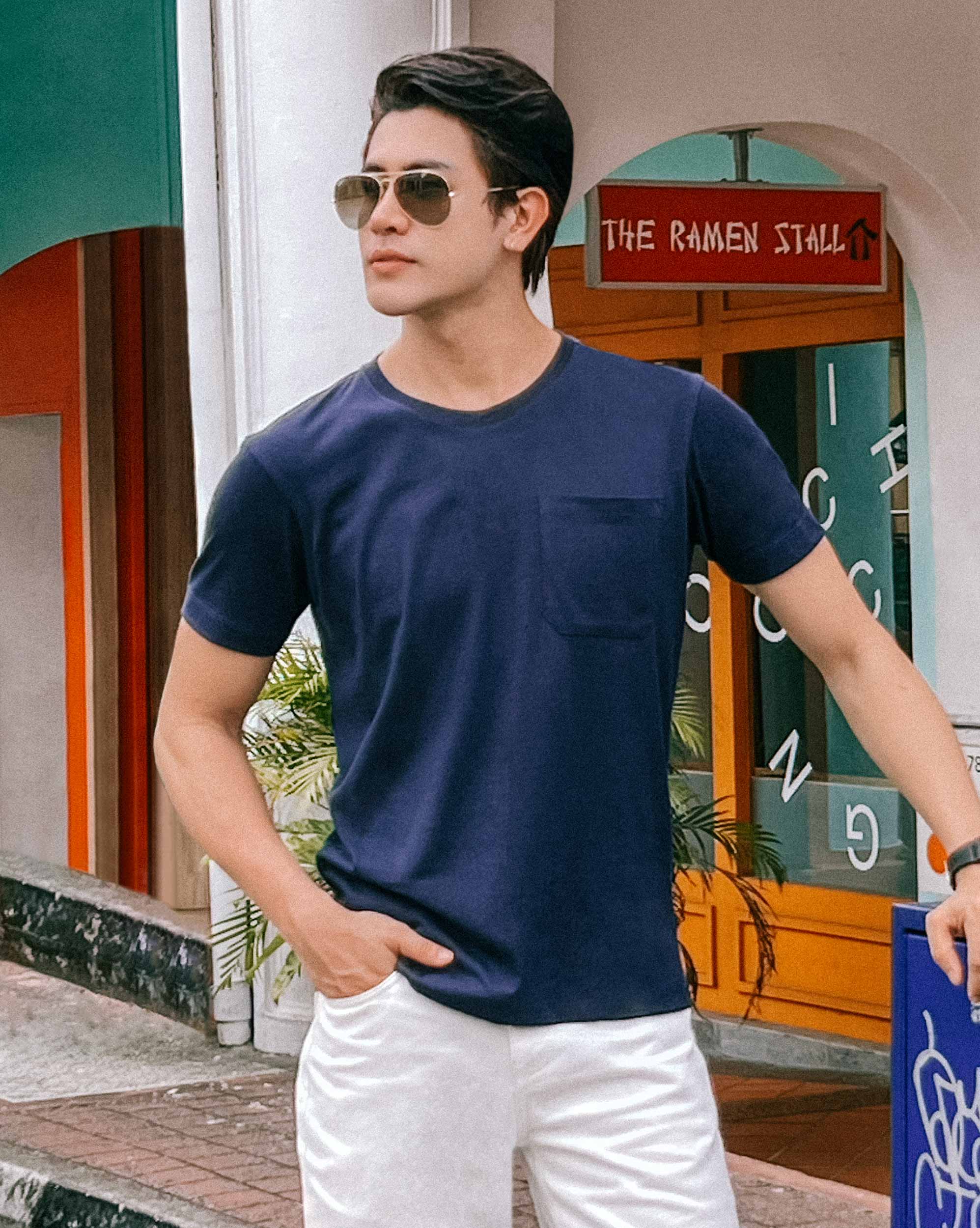 Áo thun nam trơn dáng có túi ngực màu xanh navy 4001T