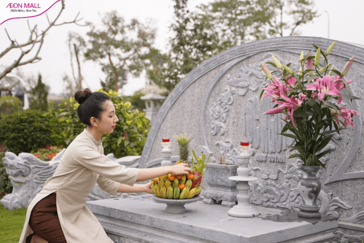 Dọn dẹp và bày biện để tỏ lòng hiếu thảo với tổ tiên, cầu chúc năm mới an lành