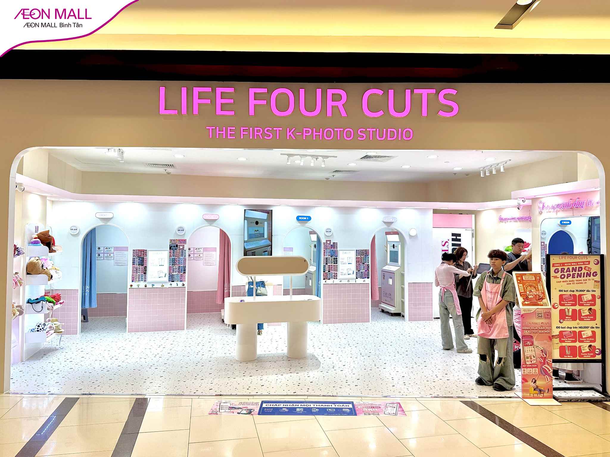 LIFE FOUR CUTS