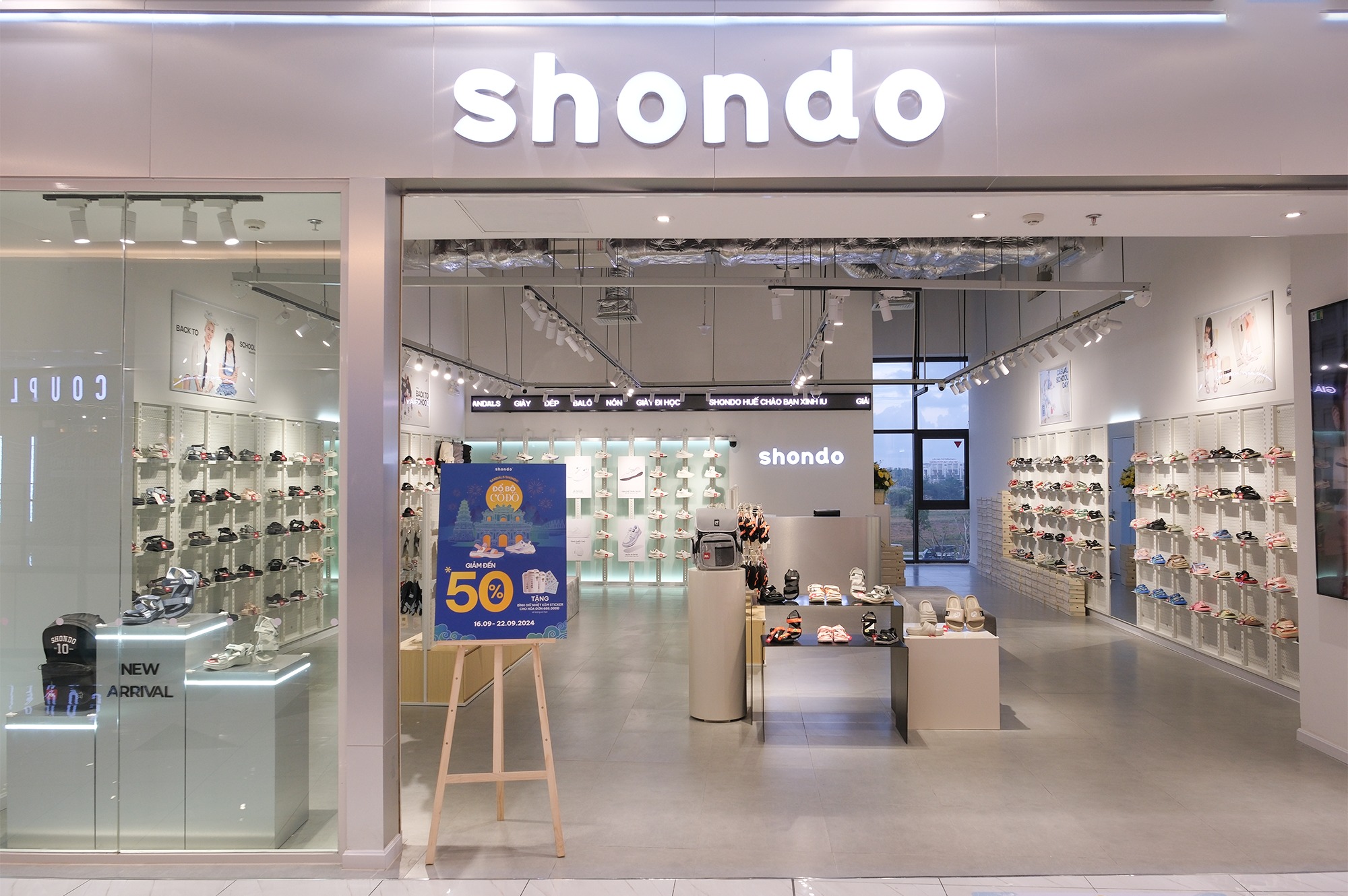 ĐIỂM QUA NHỮNG LÝ DO GIÚP SHONDO TRỞ THÀNH SANDAL QUỐC DÂN TRONG GIỚI HỌC ĐƯỜNG