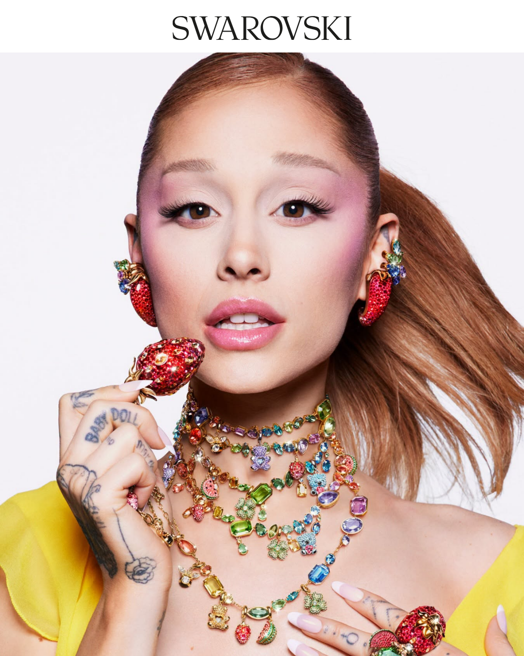 SWAROVSKI | CÙNG ARIANA GRANDE KHAI PHÁ SẮC HÈ RỰC RỠ VỚI NHỮNG THIẾT KẾ MỚI NHẤT TỪ SWAROVSKI