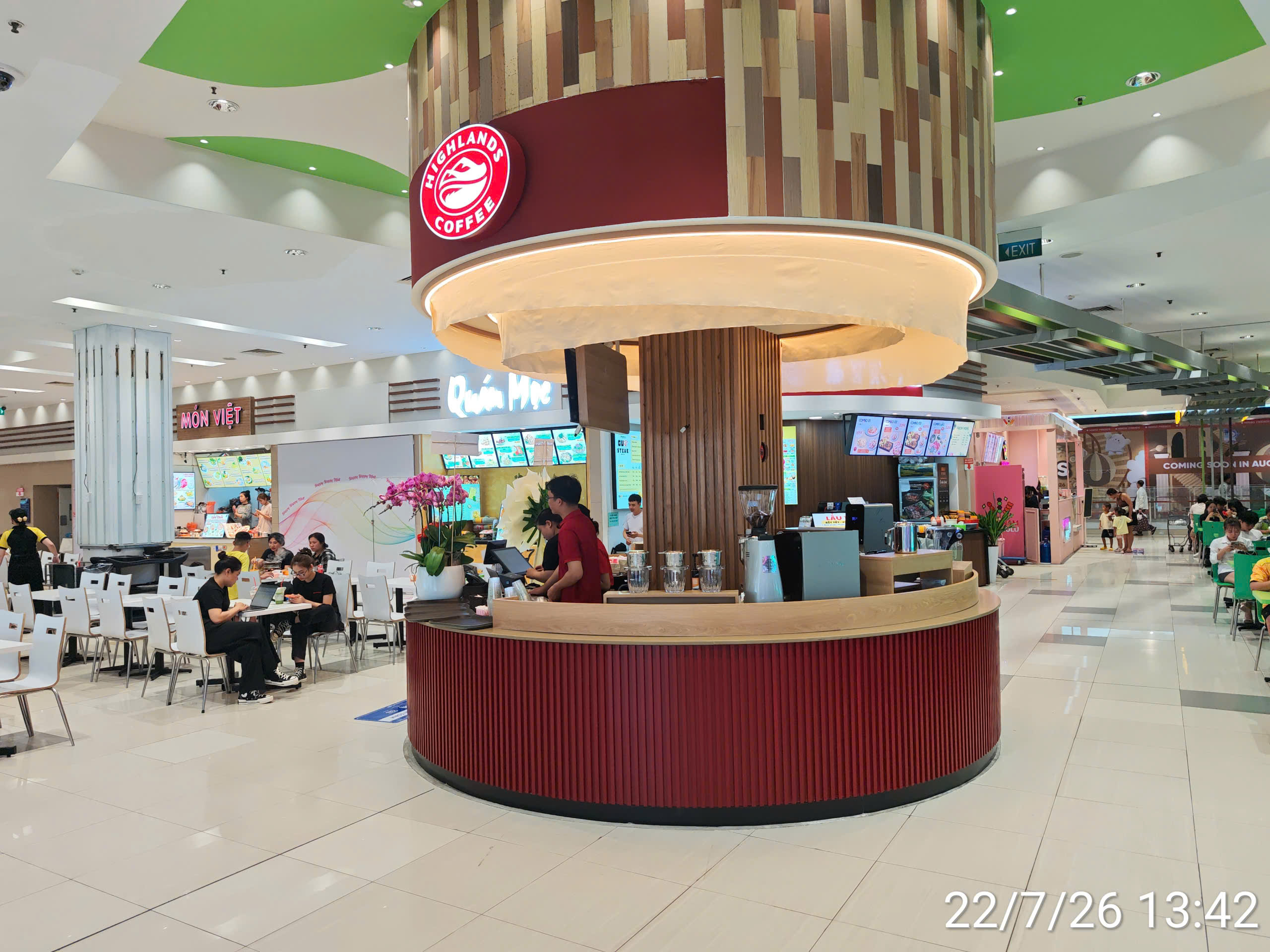 HIGHLAND COFFEE - Tầng 2