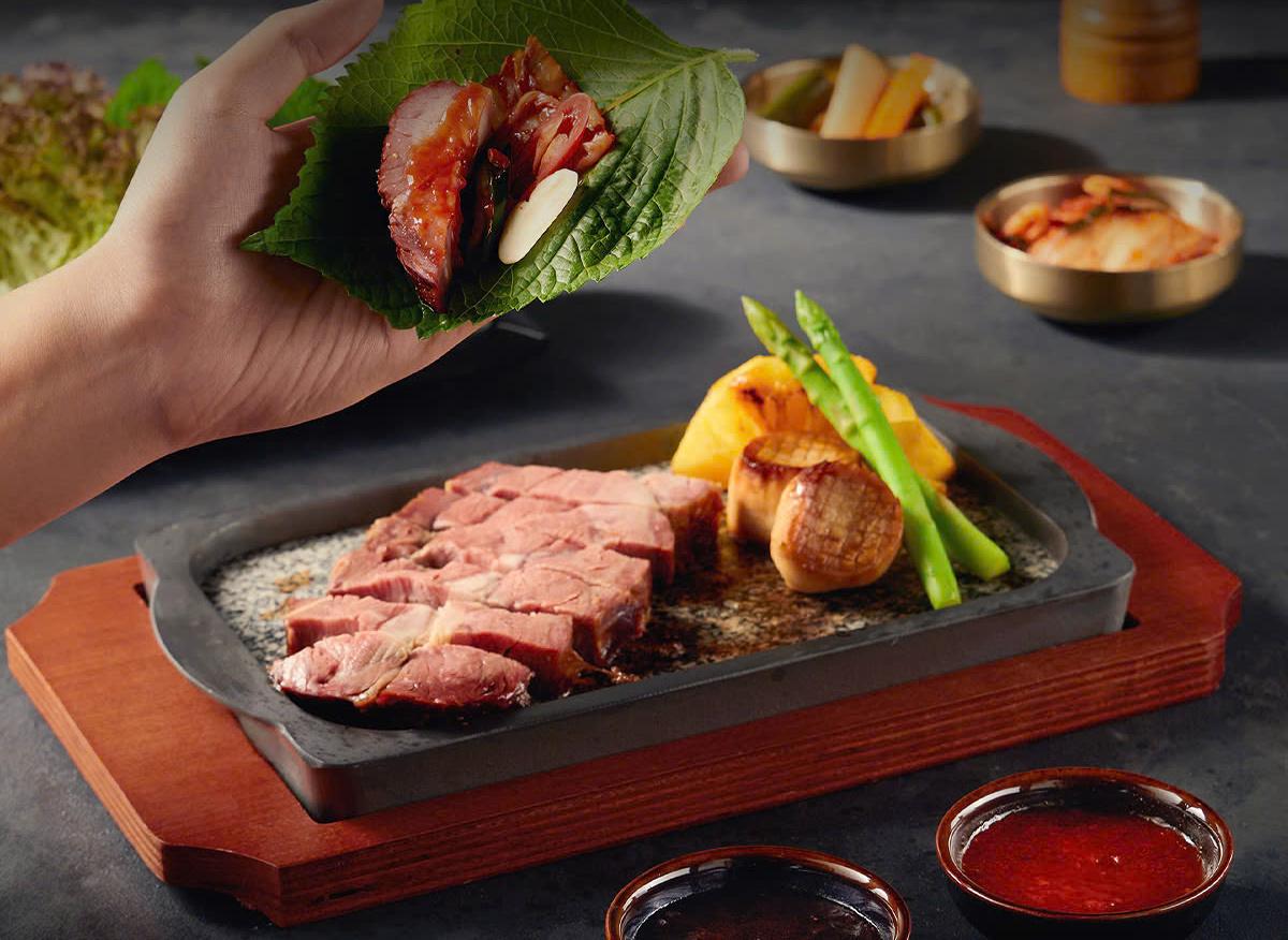 Thưởng thức các món ngon cùng Panchan phong phú không giới hạn tại King BBQ (Nguồn: Internet)