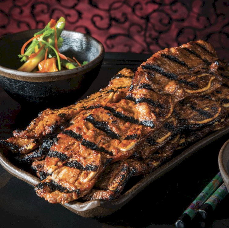 Sườn bò nướng than đậm đà và hấp dẫn (Nguồn: Internet) Sườn bò nướng than đậm đà và hấp dẫn (Nguồn: Internet)