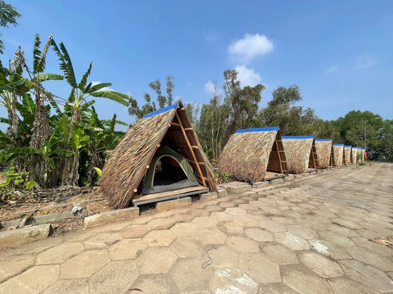 Điểm cắm trại làng nổi Tân Lập (Nguồn: Internet)