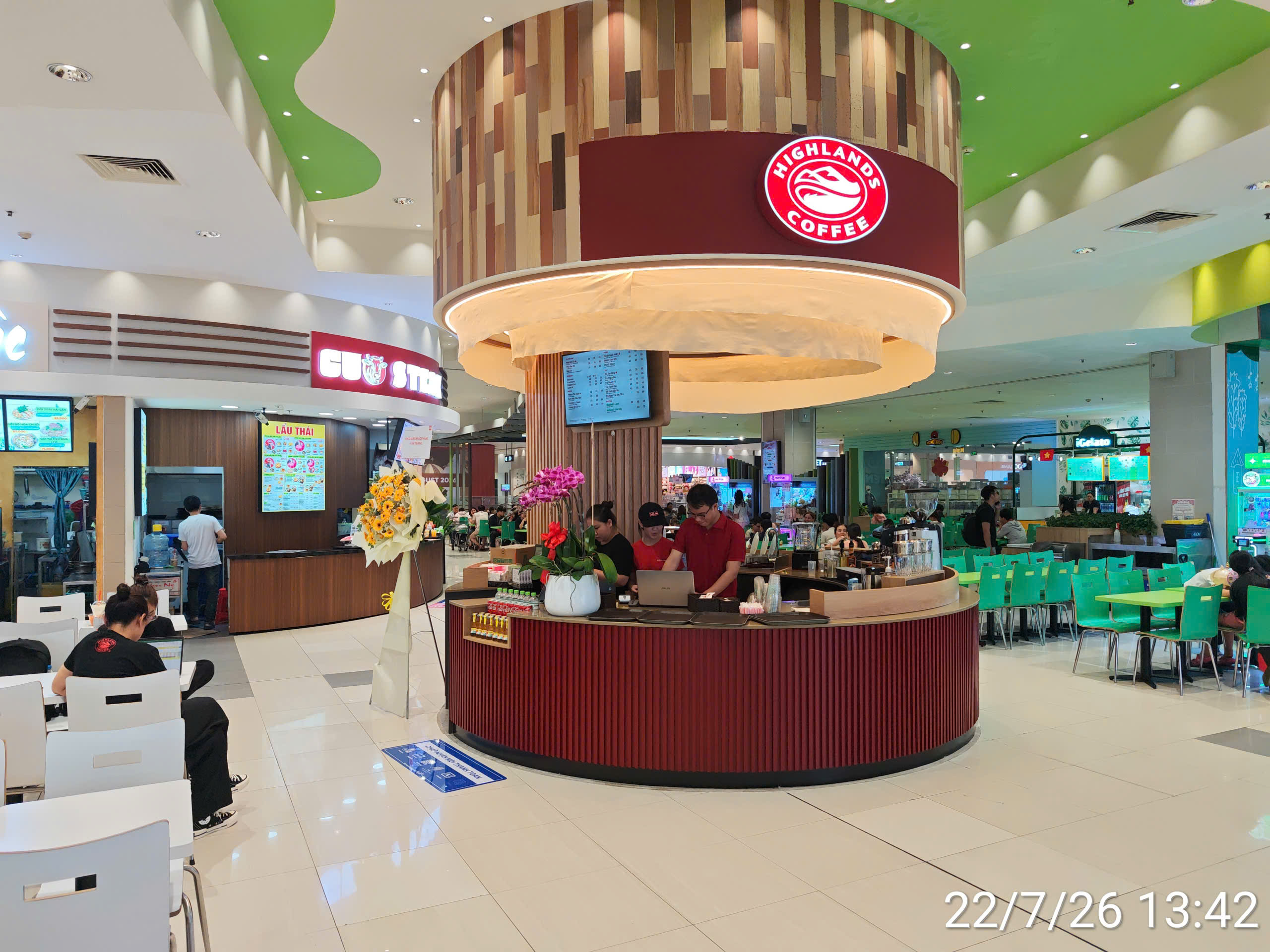 HIGHLAND COFFEE - Tầng 2