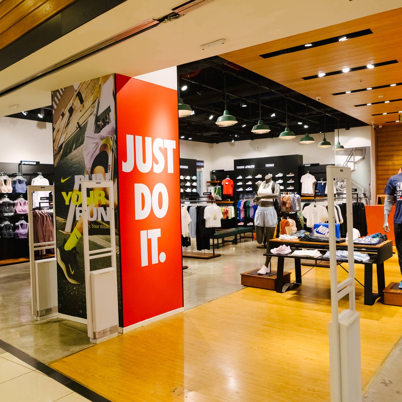 Nike aeon mall hotsell