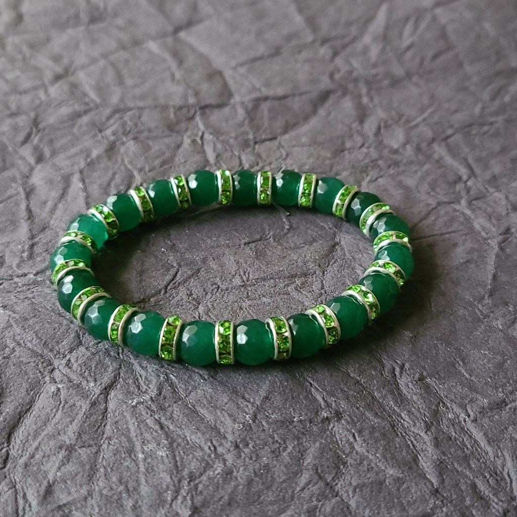 Vòng đá màu xanh lá cây (Nguồn: Internet)