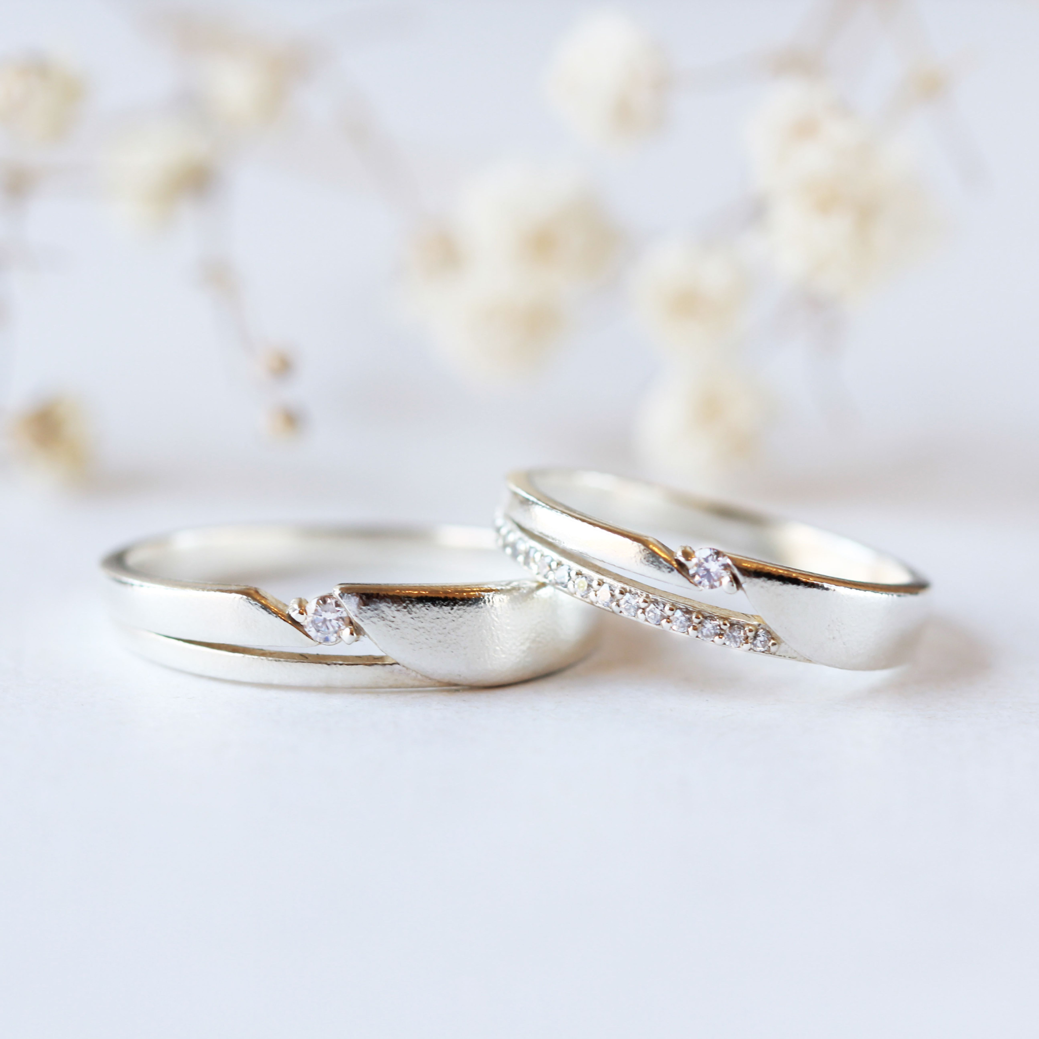 Các cặp vợ chồng cần tránh để nhẫn cũ kỹ, mờ xước (Nguồn: Internet) Các cặp vợ chồng cần tránh để nhẫn cũ kỹ, mờ xước (Nguồn: Internet)