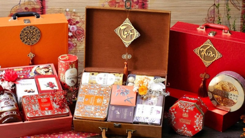 Hộp quà Tết cao cấp chứa đựng sản phẩm dinh dưỡng hảo hạng mừng xuân (Nguồn: Internet) Hộp quà Tết cao cấp chứa đựng sản phẩm dinh dưỡng hảo hạng mừng xuân (Nguồn: Internet)