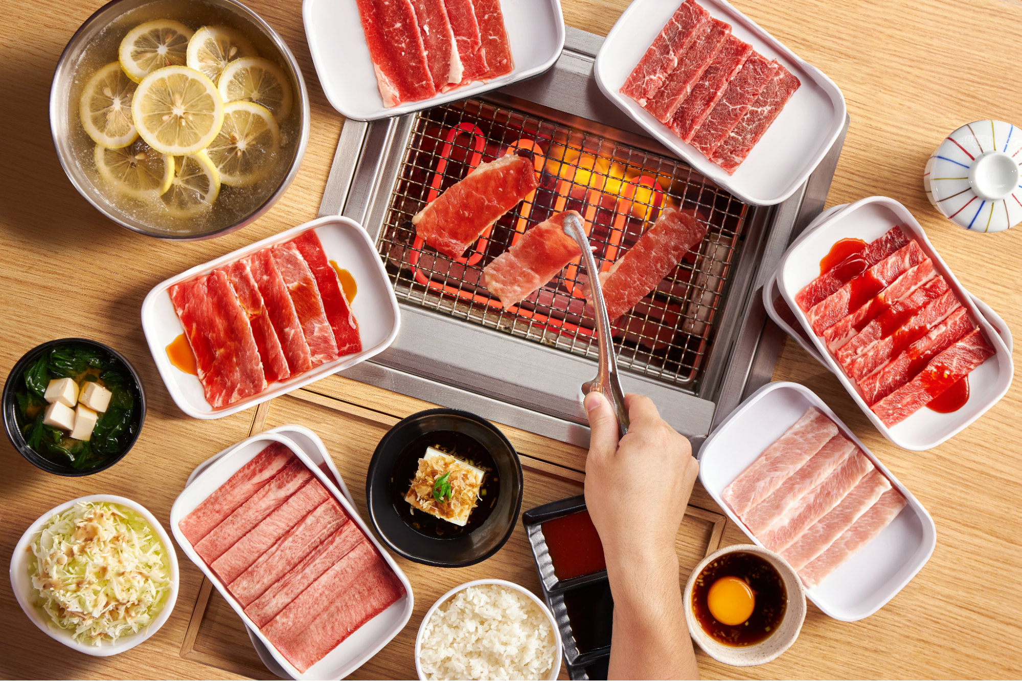Hình ảnh các set thịt bò Mỹ được trang trí bắt mắt tại WOW! Yakiniku (Nguồn: Internet) Hình ảnh các set thịt bò Mỹ được trang trí bắt mắt tại WOW! Yakiniku (Nguồn: Internet)