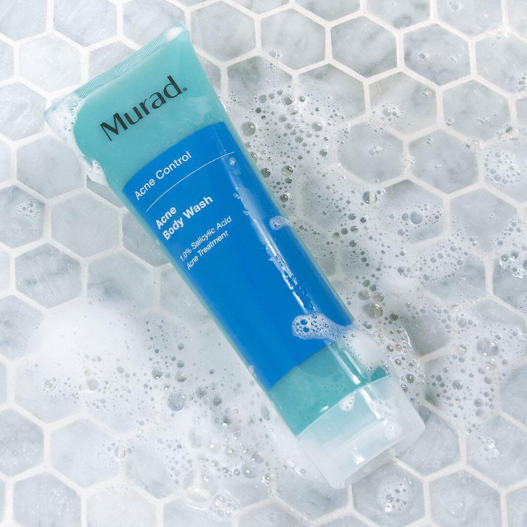 Murad Acne Body Wash là sữa tắm chuyên sâu giúp kiểm soát mụn lưng tối ưu