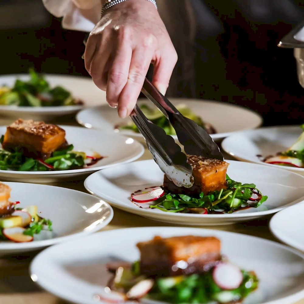 Một bữa tối lãng mạn sẽ tạo điều kiện lý tưởng để bạn nói lời yêu thương (Nguồn: Internet) Một bữa tối lãng mạn sẽ tạo điều kiện lý tưởng để bạn nói lời yêu thương (Nguồn: Internet)