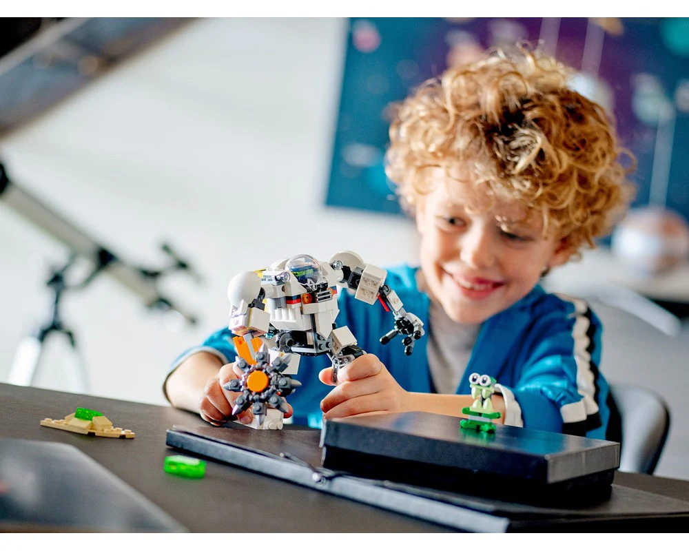 LEGO là món quà giúp bé phát triển khả năng sáng tạo và tư duy logic hiệu quả. (Nguồn: Internet)
