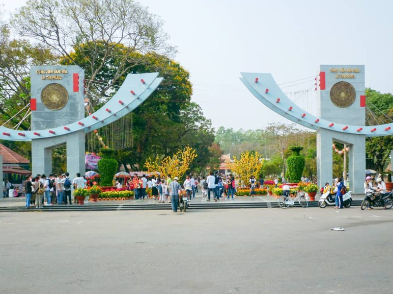 Công viên Lê Thị Riêng là không gian xanh để người dân dạo chơi và thư giãn ngoài trời. (Nguồn: Internet)