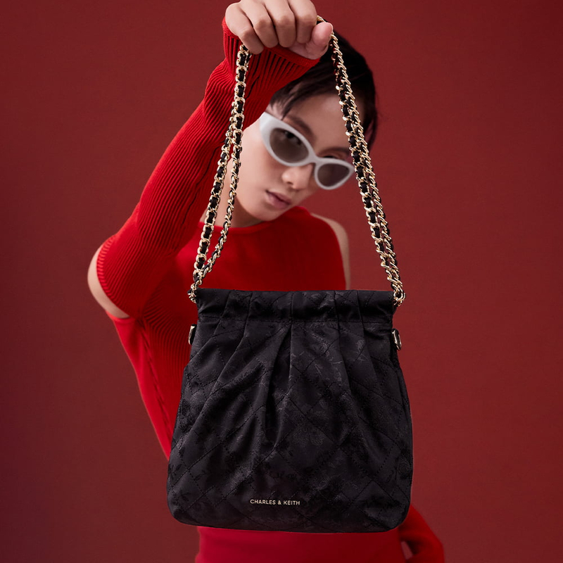 Thương hiệu túi xách Charles & Keith thường xuyên cho ra mắt các sản phẩm đầy sáng tạo (Nguồn: Internet)