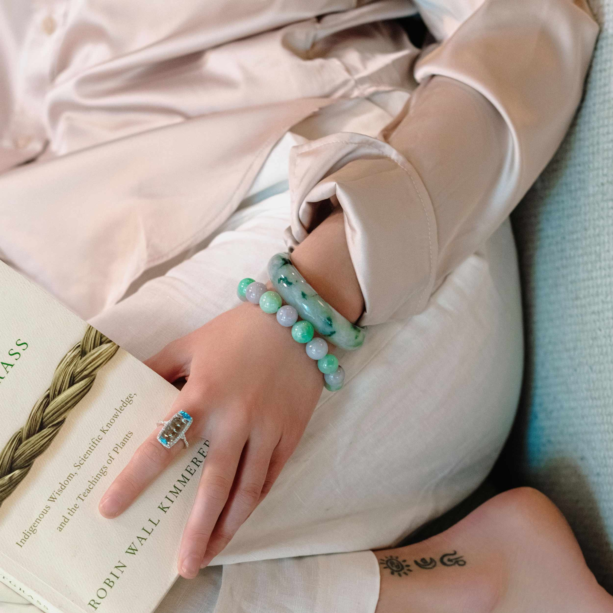 Nên chọn vòng có thiết kế hài hoà và phù hợp (Nguồn: Internet)