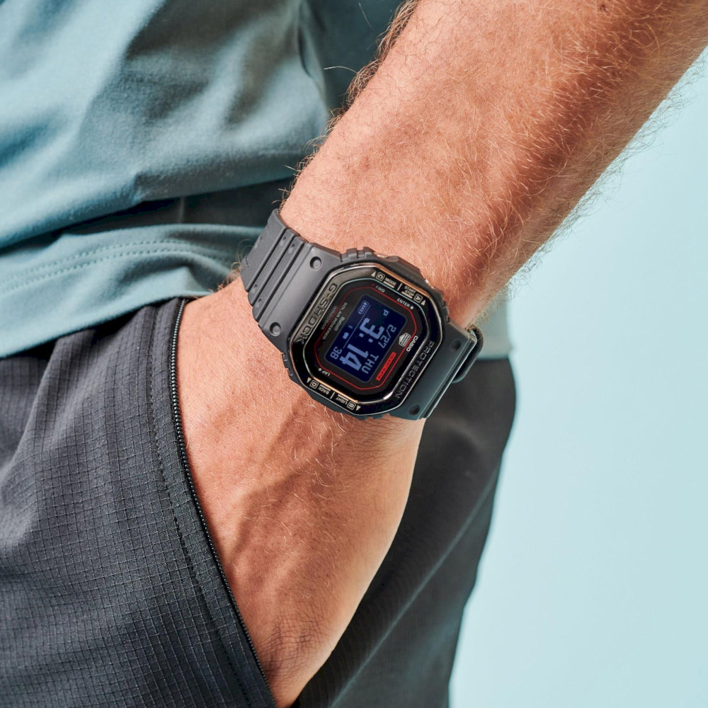 Đồng hồ theo dõi sức khỏe là món quà Giáng sinh thiết thực (Nguồn: Internet)