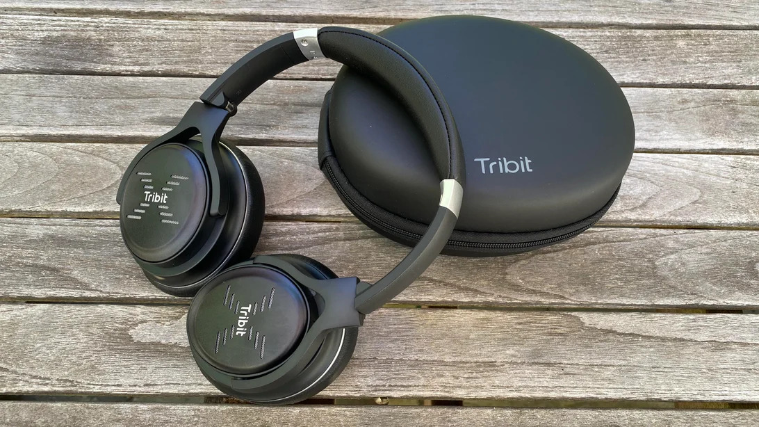 Tribit XFreeGo S đệm tai mềm mại và thiết kế gấp gọn (Nguồn: Internet)