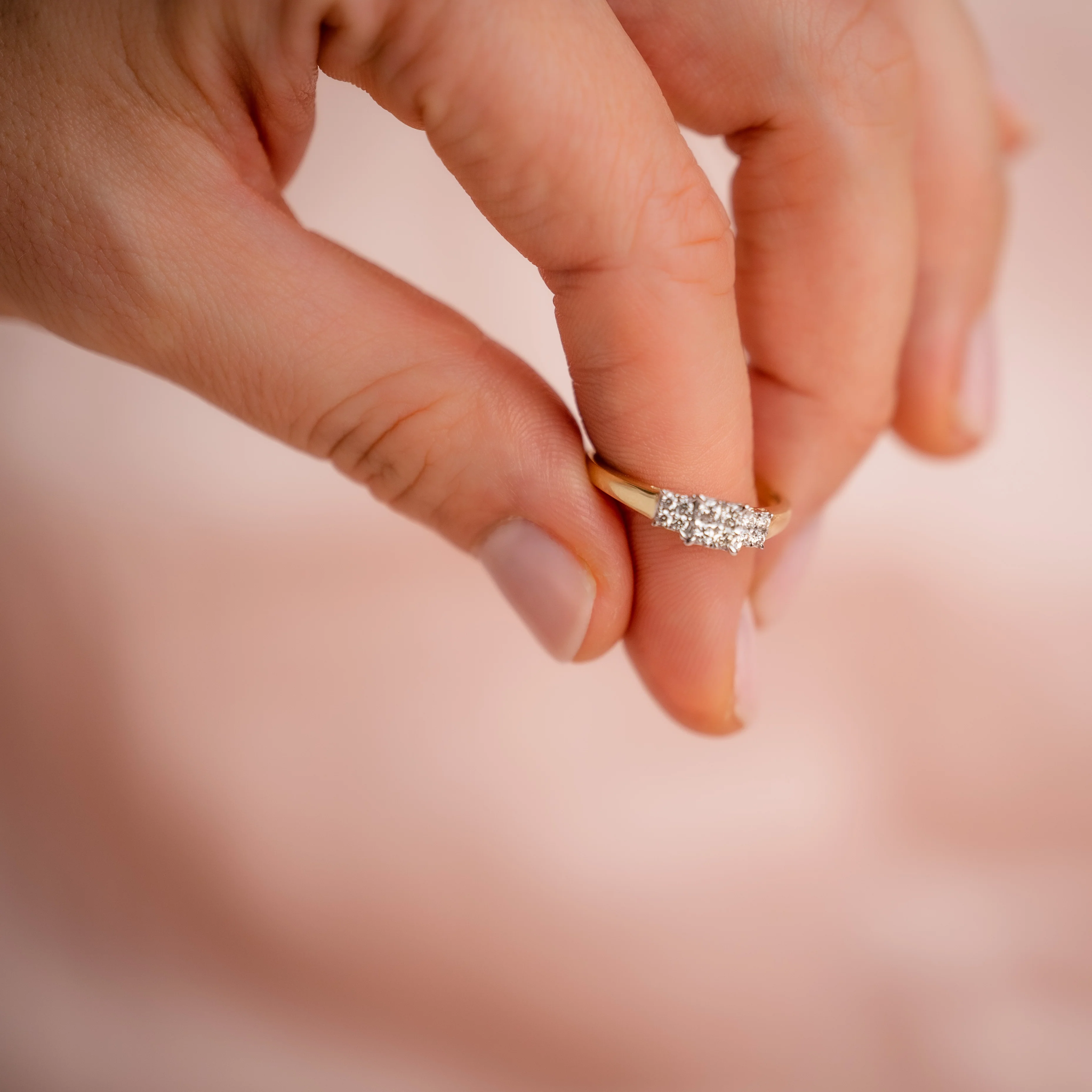 Nên đo nhiều lần và đối chiếu kết quả để chọn size phù hợp nhất (Nguồn: Internet) Nên đo nhiều lần và đối chiếu kết quả để chọn size phù hợp nhất (Nguồn: Internet)