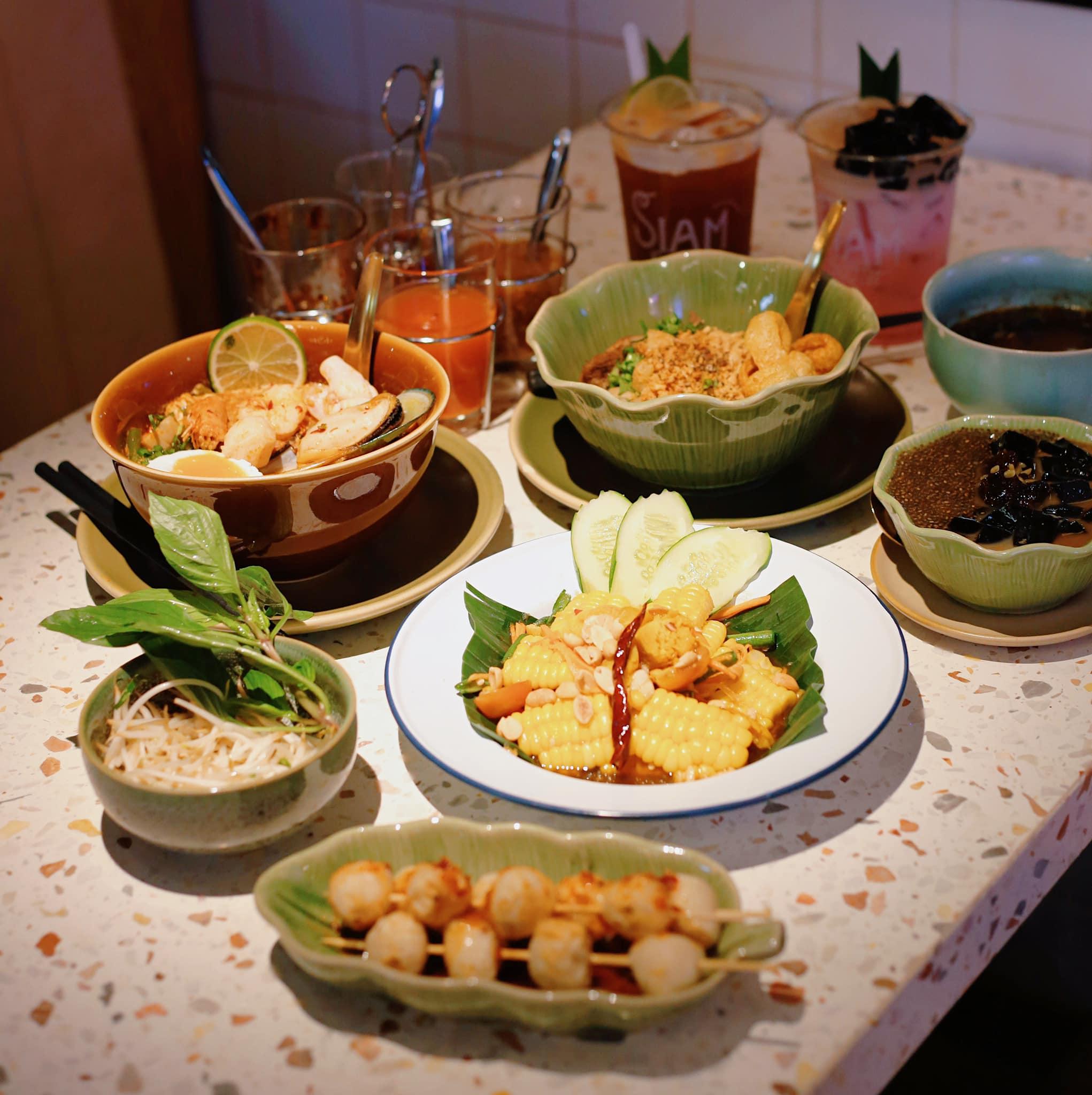 Nhóm món ăn kèm tại Boat Noodle đậm đà và cực kỳ bắt vị (Nguồn: Internet)