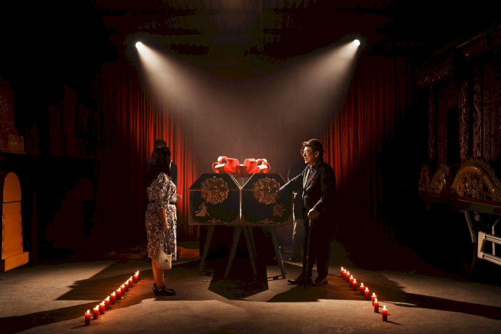 Phá đám: Sinh nhật mẹ (Nguồn: Internet) Phá đám: Sinh nhật mẹ (Nguồn: Internet)