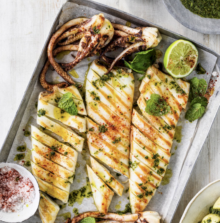 Mực nướng mặn mà dai giòn đặc trưng (Nguồn: Internet) Mực nướng mặn mà dai giòn đặc trưng (Nguồn: Internet)