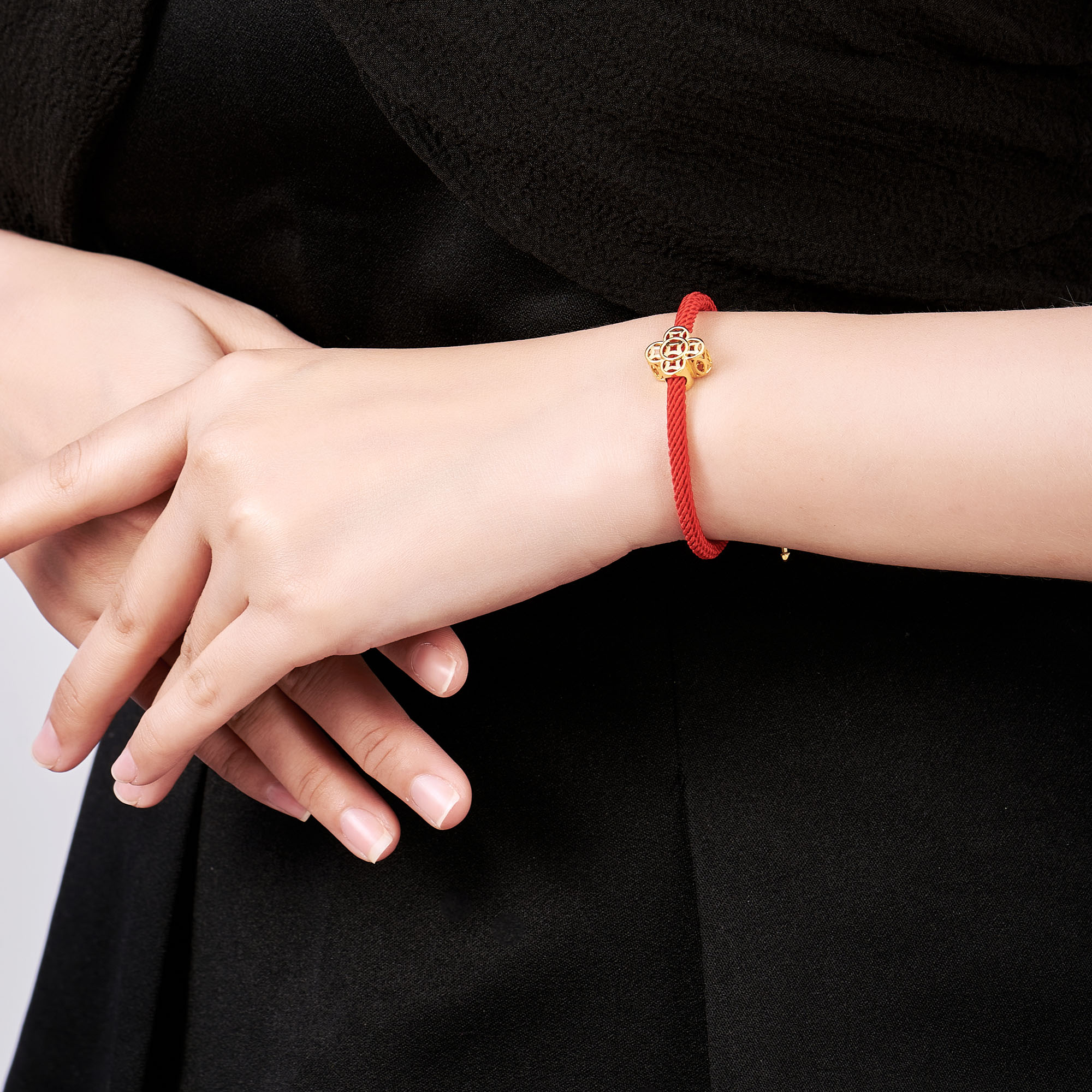 Bạn nên cân nhắc lựa chọn các thương hiệu uy tín để mua vòng chỉ đỏ (Nguồn: Internet) Bạn nên cân nhắc lựa chọn các thương hiệu uy tín để mua vòng chỉ đỏ (Nguồn: Internet)