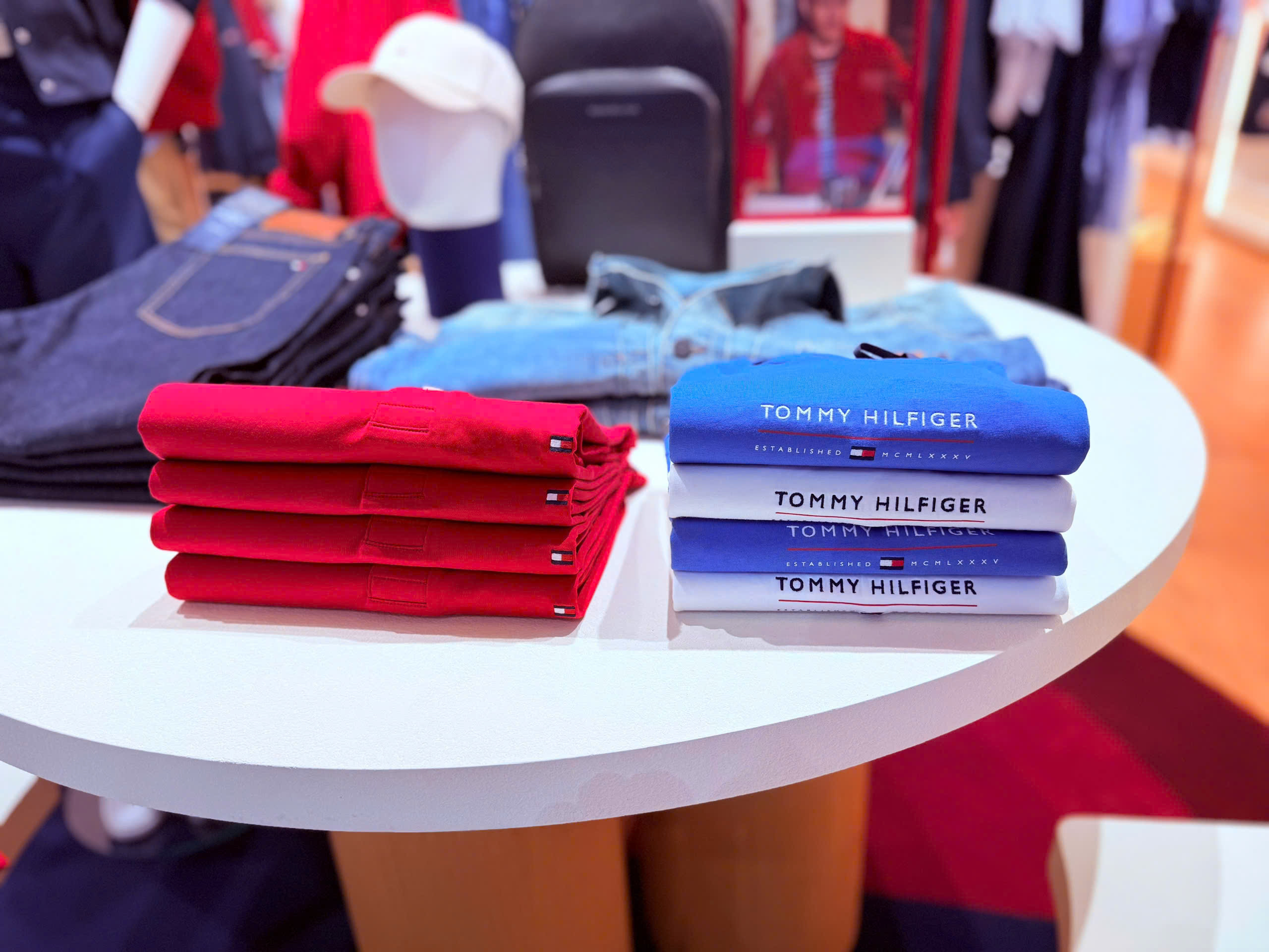 TOMMY HILFIGER
