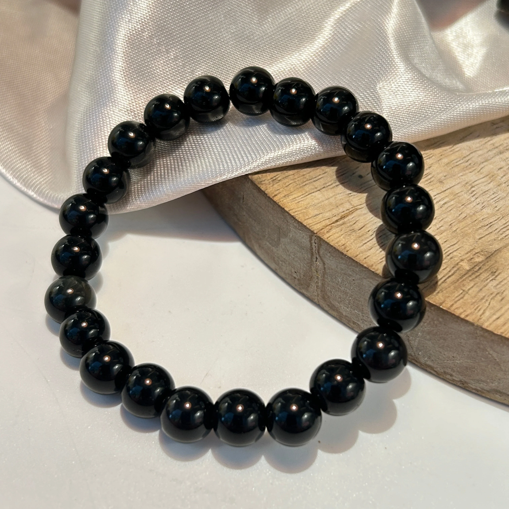 Đá Obsidian (Nguồn: Internet) Đá Obsidian (Nguồn: Internet)