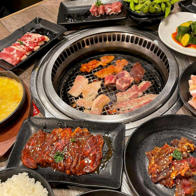 Gyu-Kaku mang đến phong cách Yakiniku đậm đà, chuẩn kiểu Nhật (Nguồn: Internet) Gyu-Kaku mang đến phong cách Yakiniku đậm đà, chuẩn kiểu Nhật (Nguồn: Internet)