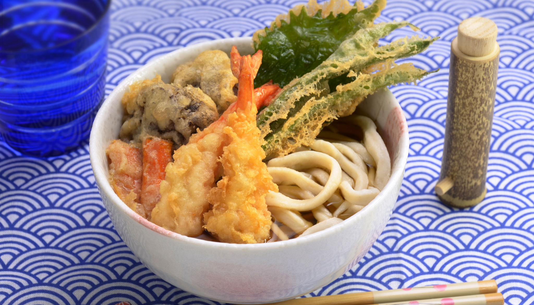 Sự kết hợp hoàn hảo giữa mì Udon dai ngon và Tempura giòn tan tại Donnosuke (Nguồn: Internet) Sự kết hợp hoàn hảo giữa mì Udon dai ngon và Tempura giòn tan tại Donnosuke (Nguồn: Internet)