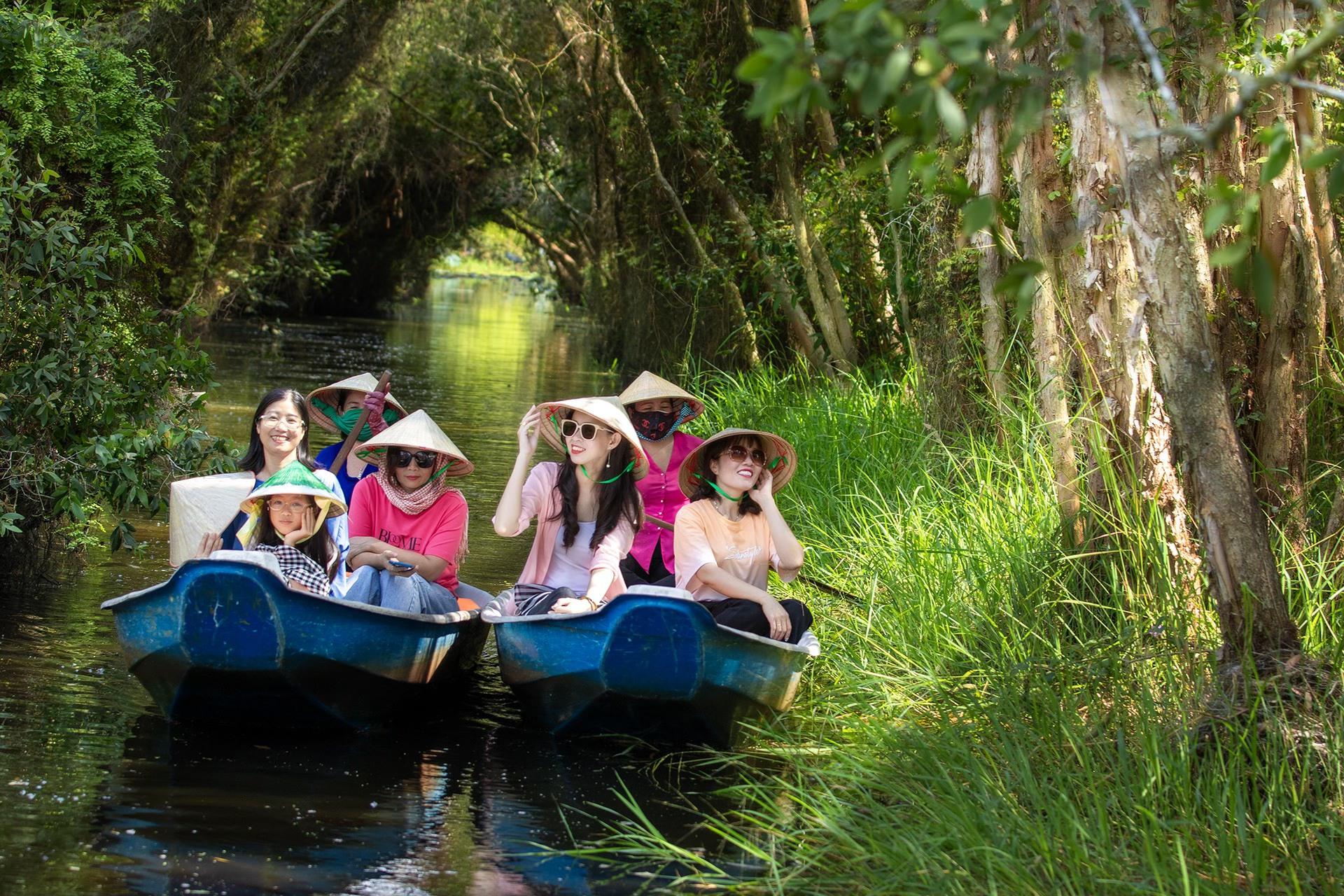 Làng nổi Long Phước mang đến cho du khách nhiều trải nghiệm độc đáo (Nguồn: Internet)