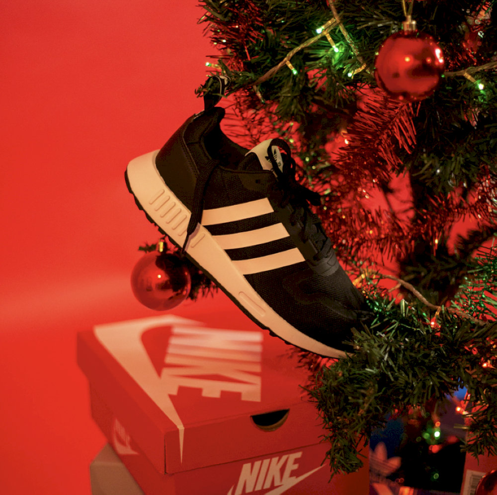 Tặng giày thể thao cho bạn trai nhân dịp Noel (Nguồn: Internet)