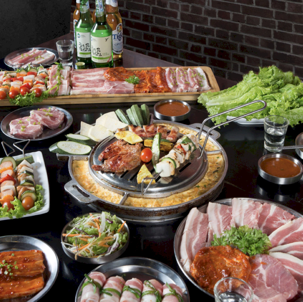 Thưởng thức các món nướng đậm chất đường phố Hàn tại Buk Buk (Nguồn: Internet)