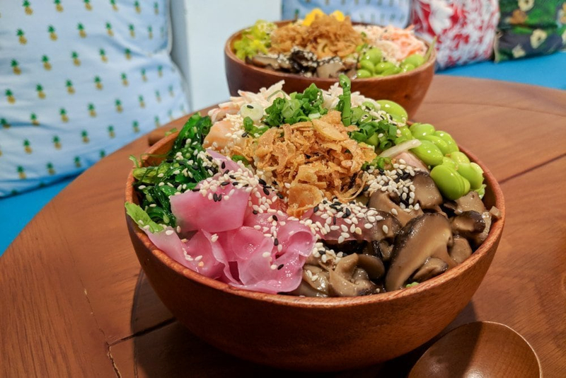 Bát Poke đầy màu sắc tại Poke Saigon là sự kết hợp hoàn hảo giữa hải sản tươi và rau củ nhiệt đới. (Nguồn: Internet)