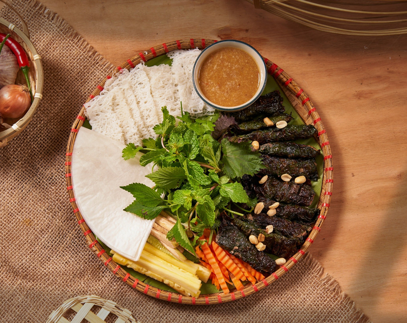 Bò cuộn lá lốt là món ăn dân dã siêu lạ miệng (Nguồn: Internet) Bò cuộn lá lốt là món ăn dân dã siêu lạ miệng (Nguồn: Internet)