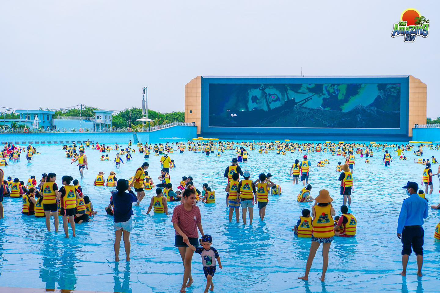 Những đợt sóng nhân tạo khổng lồ đầy phấn khích tại The Amazing Bay (Nguồn: Internet)